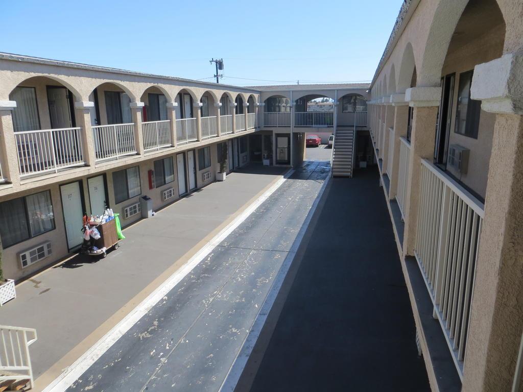 Rodeway Inn & Suites Inglewood Exterior photo